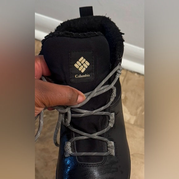 Columbia Black Winter Boots - Picture 2 of 4